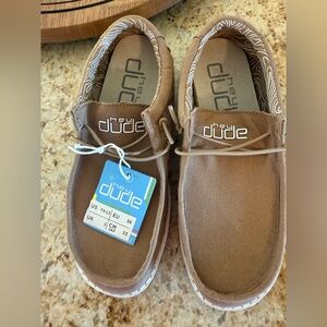New Hey Dude Wally Youth Shoes – Tan – Size US 4Y–5Y (EU 36)